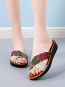 Sandalia cruzada: suavidad, confort y un acabado sofisticado